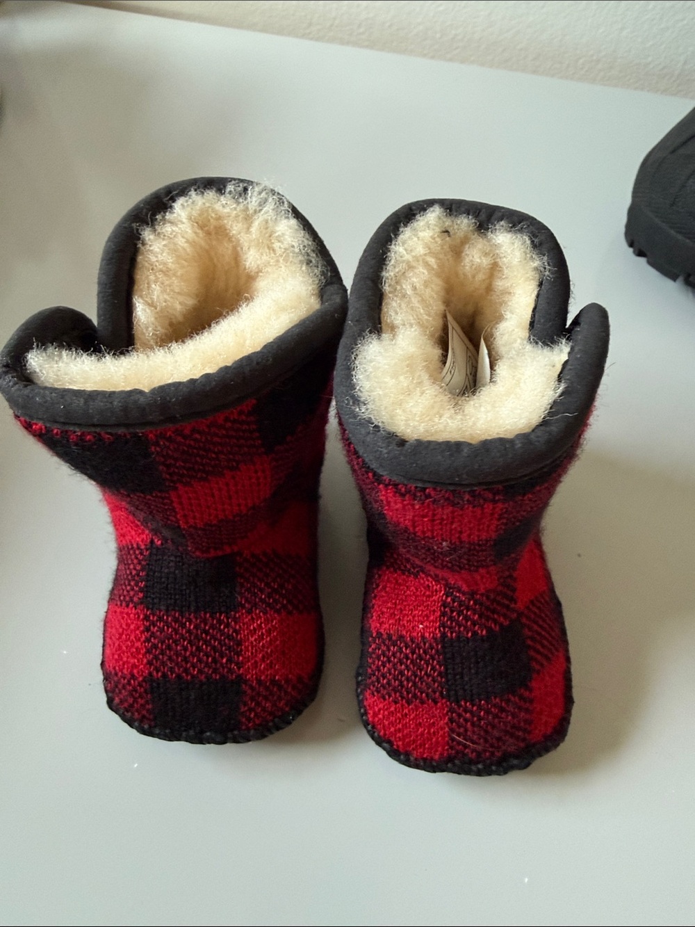 UGG Kids Red and Black Buffalo Plaid Shearling-Lined Mittens